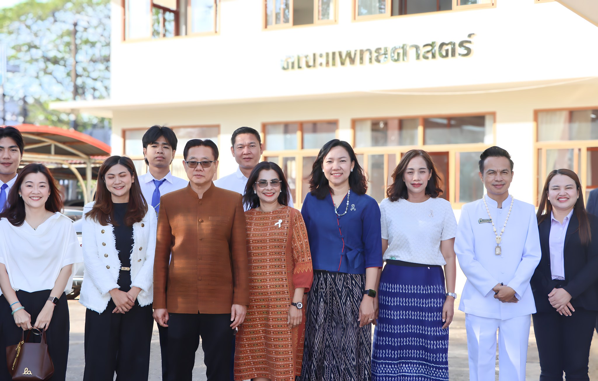 กิจกรรมสืบสาน ประเพณี วัฒนธรรม   เผยแพร่นโยบายและแนวทางการดําเนินงาน ขับเคลื่อนคณะแพทย์มหาวิทยาลัยนครพนม